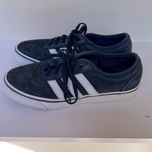 Adidas sneakers dark blue suede leather. Men's size 8.